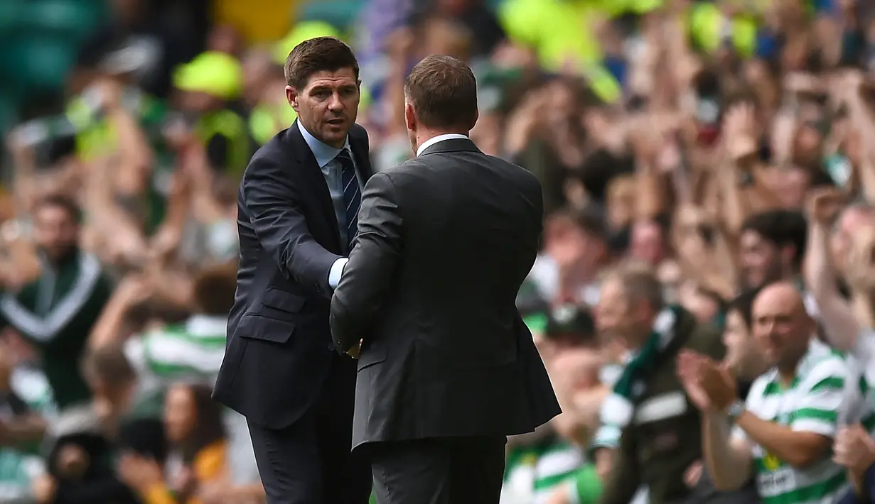 Steven Gerrard menjalani awal karir sebagai manajer Glasgow Rangers tidak berjalan mulus. Saat menghadapi musuh bebuyutan, Glasgow Celtic yang ditukangi mantan pelatihnya di Liverpool, Brendan Rodgers, Rangers kalah 0-1 pada 2 September 2018. (AFP/Andy Buchanan)