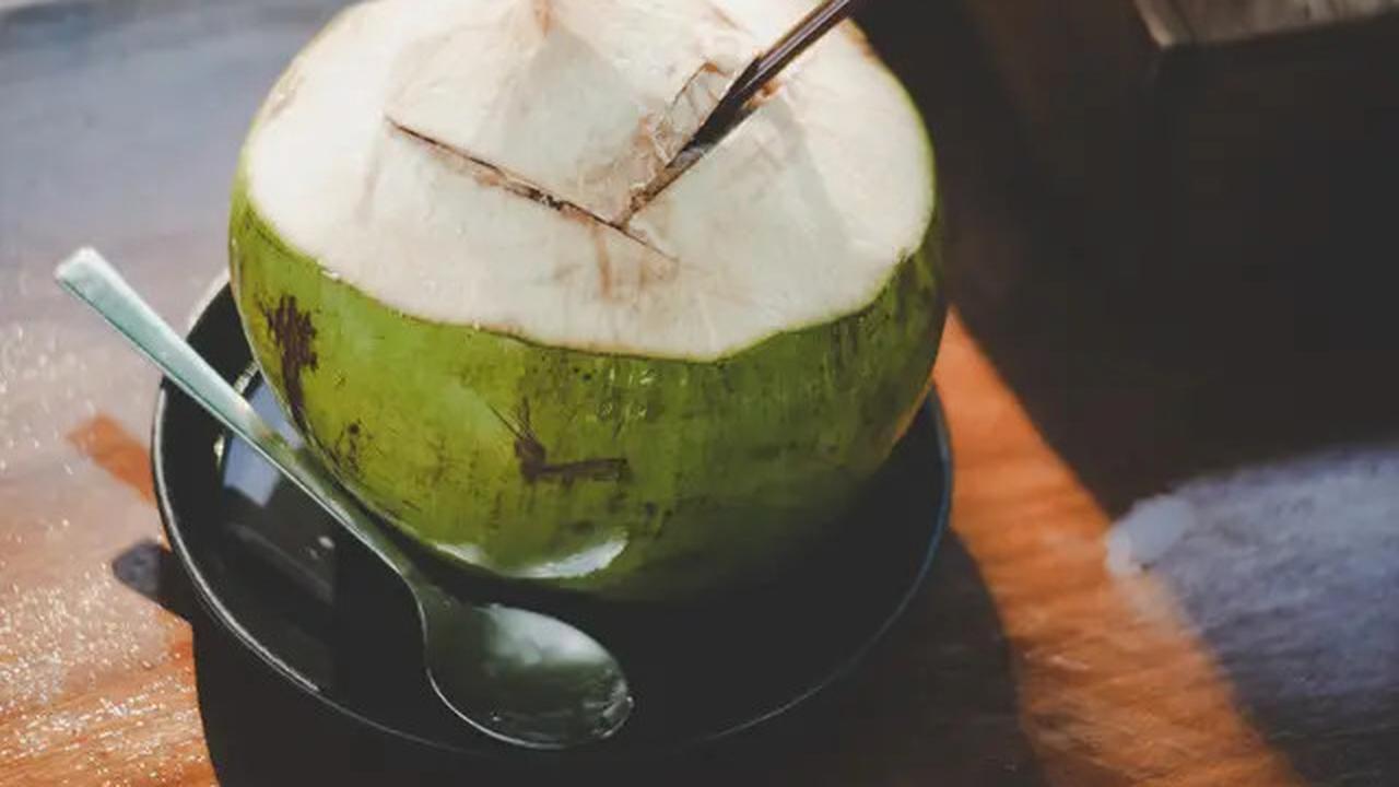 5 Khasiat Air Kelapa yang Sering Dilupakan, Cegah Batu Ginjal hingga Sehatkan Jantung