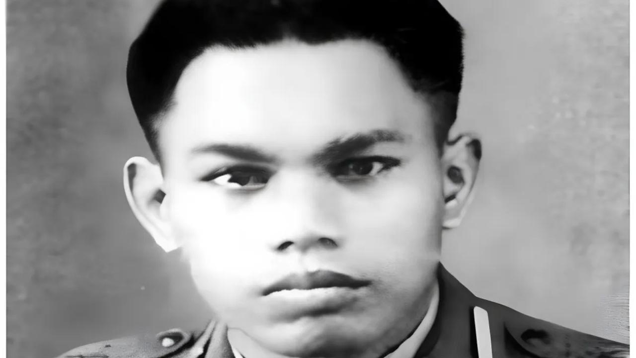 Merintis sekolah penerbangan