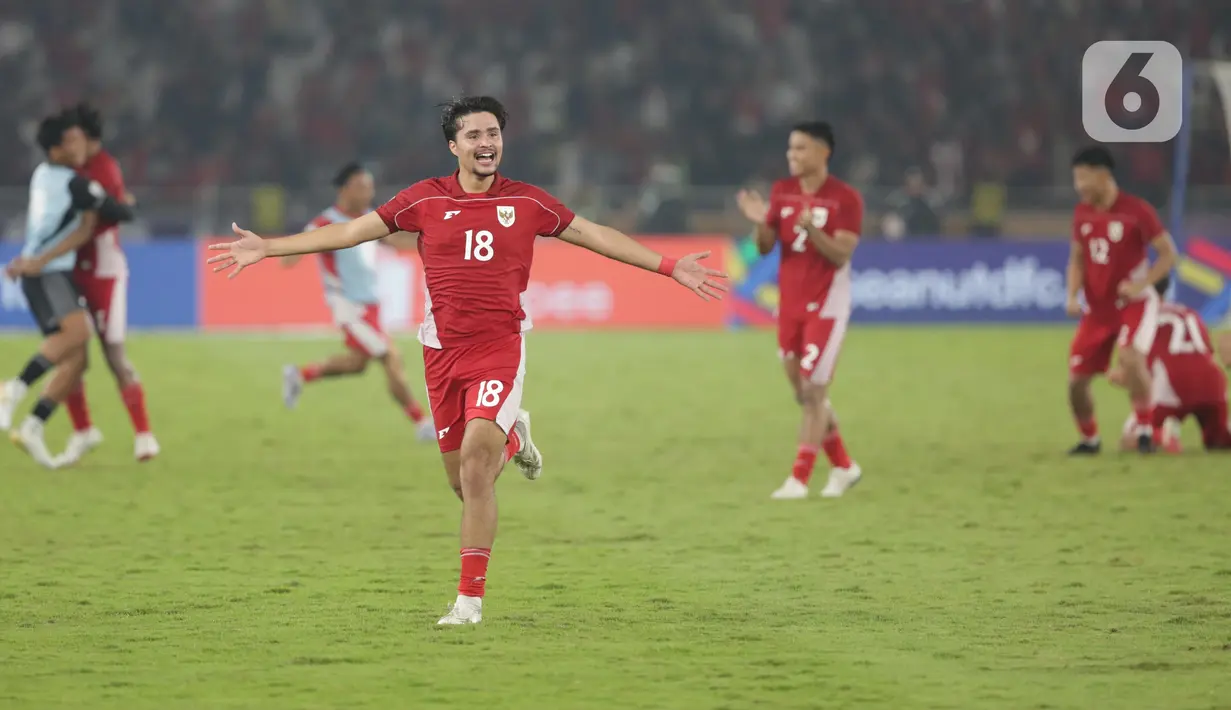Berlaga di hadapan pendukung sendiri, Garuda Muda unggul lewat adu penalti dengan skor 7-6. (Liputan6.com/Helmi Fithriansyah)