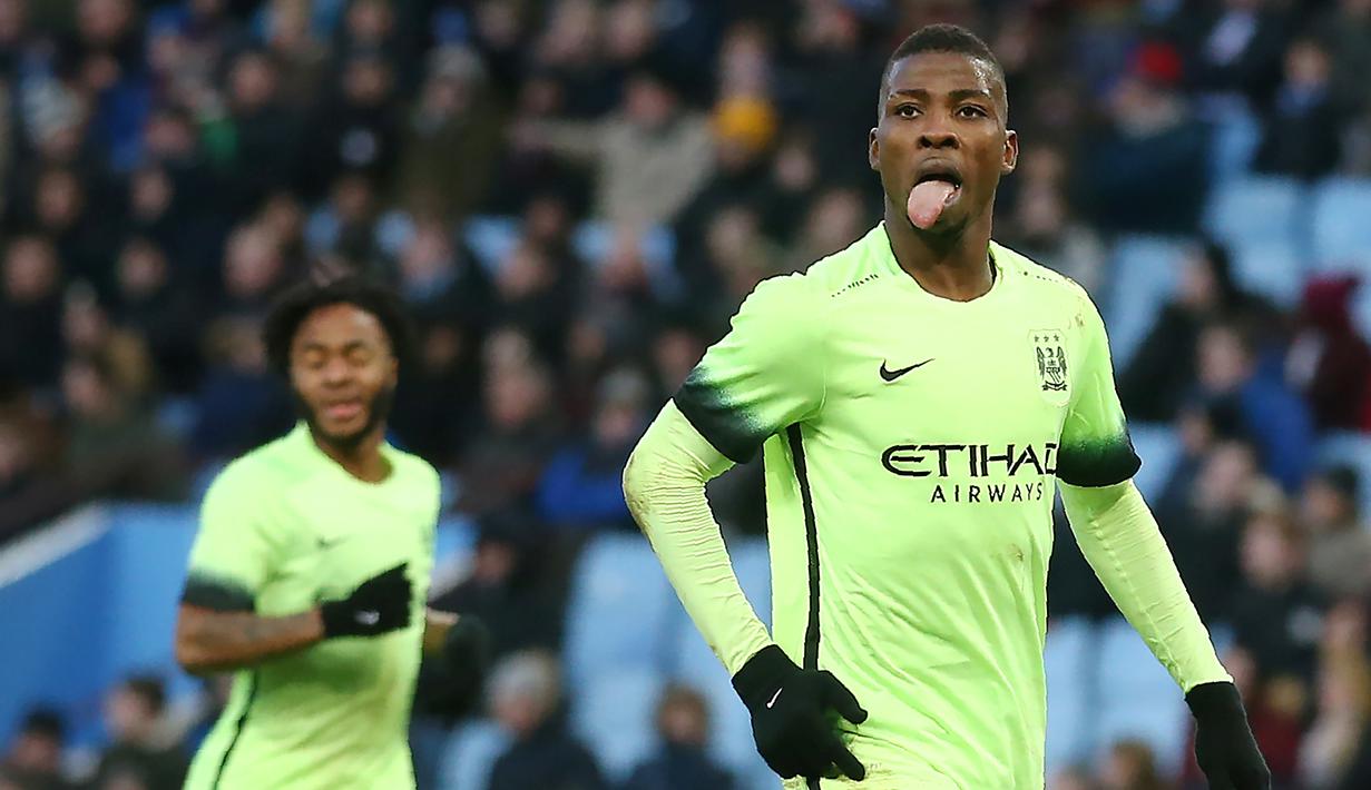Ekspresi pemain Manchester City, Kelechi, setelah mencetak gol ke gawang Aston Villa dalam putaran keempat Piala FA di Stadion Villa Park, Birmingham, Inggris, (30/1/2016). (AFP/Justin Tallis)