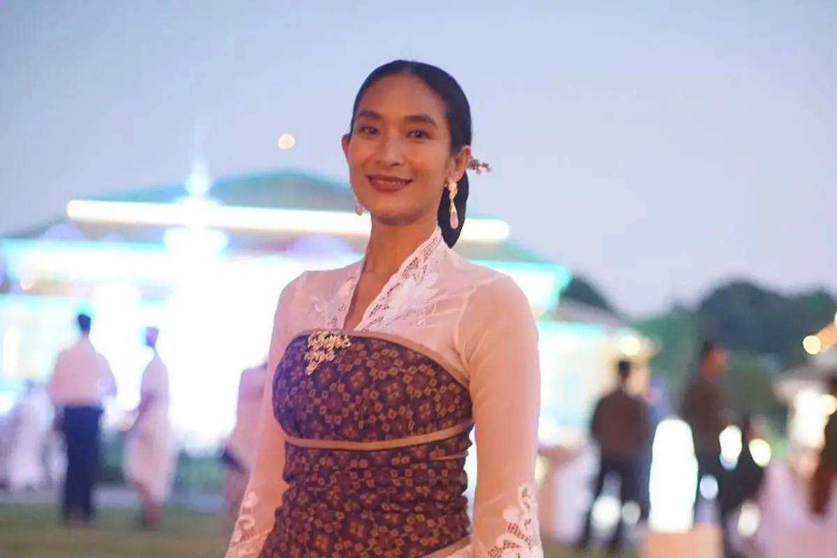 10 Pilihan Kebaya Happy Salma untuk Tampil Modern dengan Sentuhan Etnik