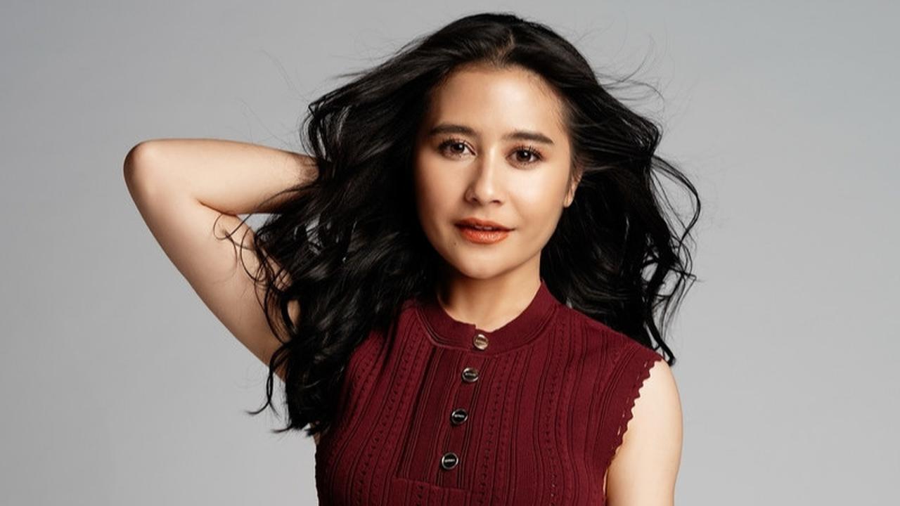 Makin Langsing Usai Turun 12 Kg, Potret Prilly Latuconsina Pamer Perut Rata saat Sesi Pemotretan Disorot