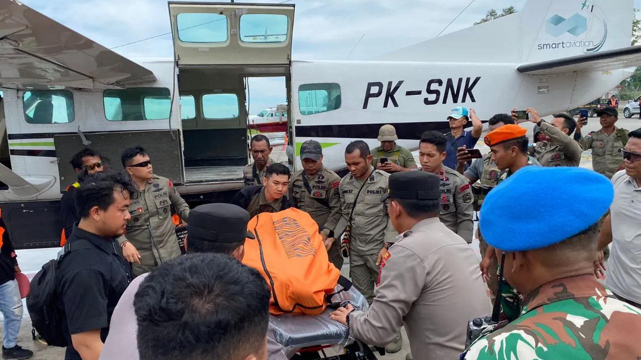 Empat prajurit TNI gugur ditembak Kelompok Kriminal Bersenjata (KKB) di Distrik Paro, Kabupaten Nduga, Papua Pegunungan.<br>