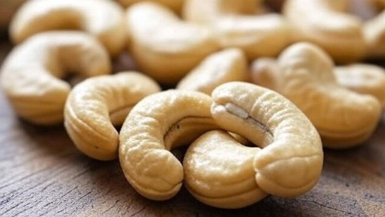 Tak Disadari Banyak Orang, ini 6 Manfaat Rutin Makan Kacang Mete Bagi Kesehatan