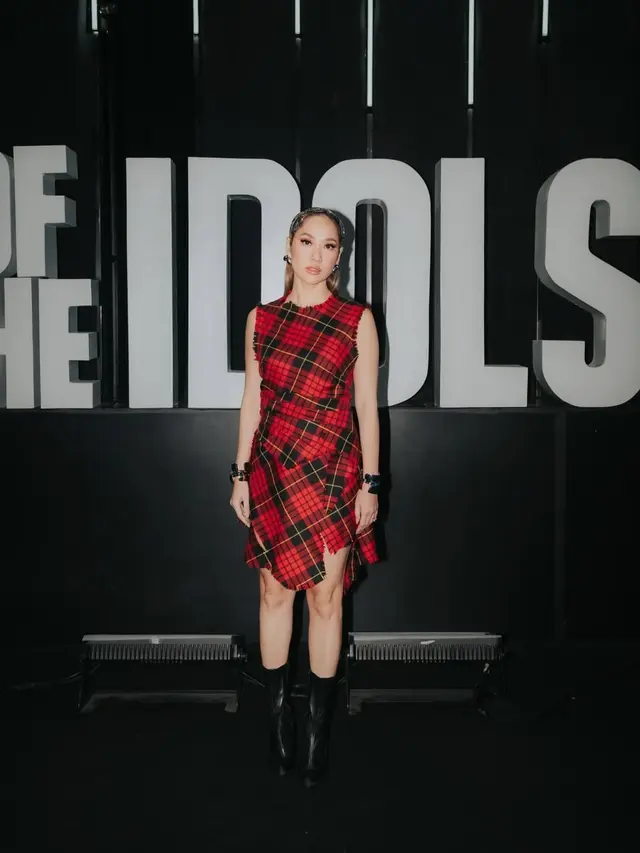 Keren Banget! Ini 5 Gaya Outfit Bunga Citra Lestari Saat Manggung yang Glamor dan Penuh Karisma