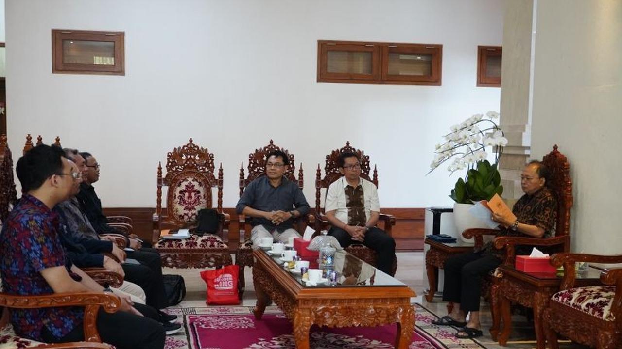 Gubernur Koster Dorong Koperasi Bali Jual Produk Lokal Unggulan: Babi dan Beras Sudaji
