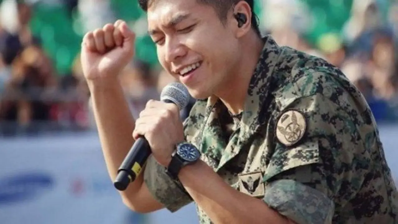 [Bintang] Obati Rindu, Ini 5 Foto Ganteng Lee Seung Gi Pakai Baju Militer