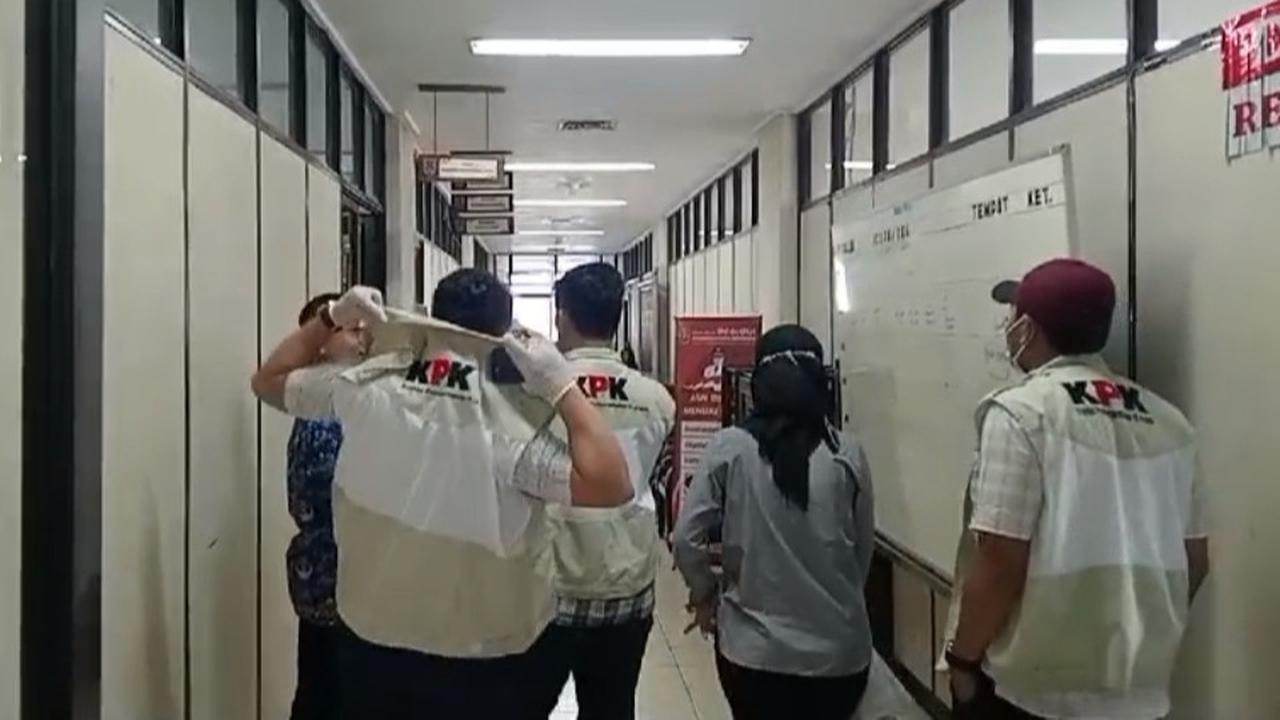 Kasus Korupsi LPEI Terbaru, KPK Sita Uang Rp4,6 Miliar hingga 13 Logam Mulia Usai Acak-Acak Kantor Swasta di Kaltim