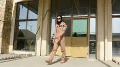 Niloofar Rahmani (24) saat berada di pangkalan Angkatan Udara Afghanistan di Kabul. Pilot perempuan pertama di angkatan udara Afghanistan  tersebut meminta suaka ke Amerika Serikat (AS). (AFP PHOTO/SHAH Marai)