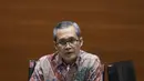 Wakil Ketua KPK Alexander Marwata saat jumpa pers terkait OTT Bupati Cirebon Sunjaya Purwadi Sastra di Gedung KPK, Jakarta, Kamis (25/10). Selain jual beli jabatan, Sunjaya juga menjadi tersangka atas proyek dan perizinan. (Liputan6.com/Herman Zakharia)