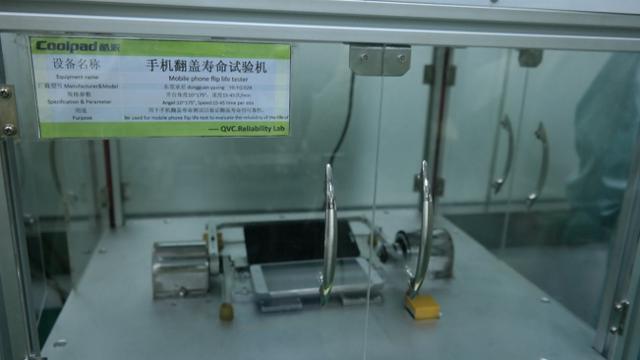 Pabrik smartphone di China