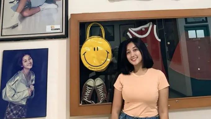 Potret Nita Gunawan Kunjungi Museum Nike Ardilla. (instagram/nitagunawan2_)