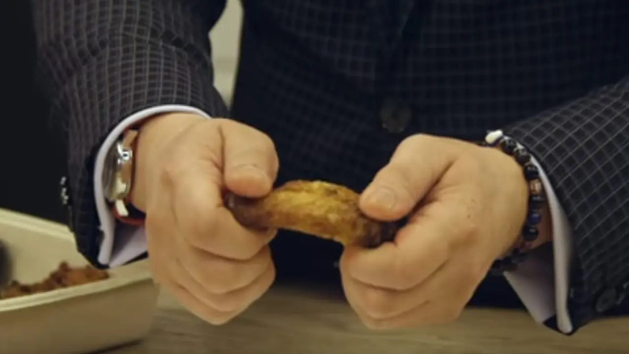 Cara makan chicken wings