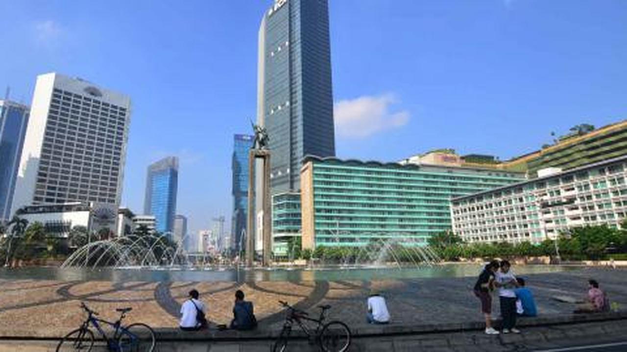 Pagi pertama tahun 2013, lalu lintas Jakarta lengang