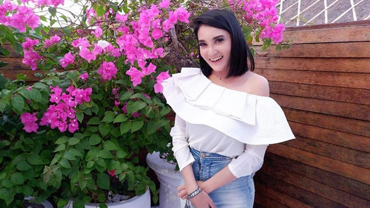 Lama Vakum, Ini 7 Potret Terbaru Kiki Amalia yang Masih Betah Sendiri