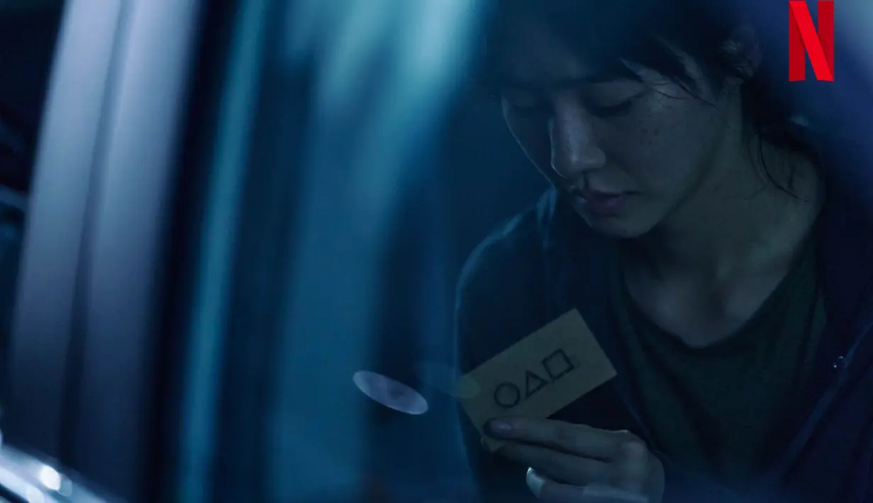 Foto terakhir memperkenalkan karakter baru (diperankan oleh Park Gyu Young), yang tampaknya telah direkrut sebagai kontestan Squid Game baru. (Foto: Netflix Korea)