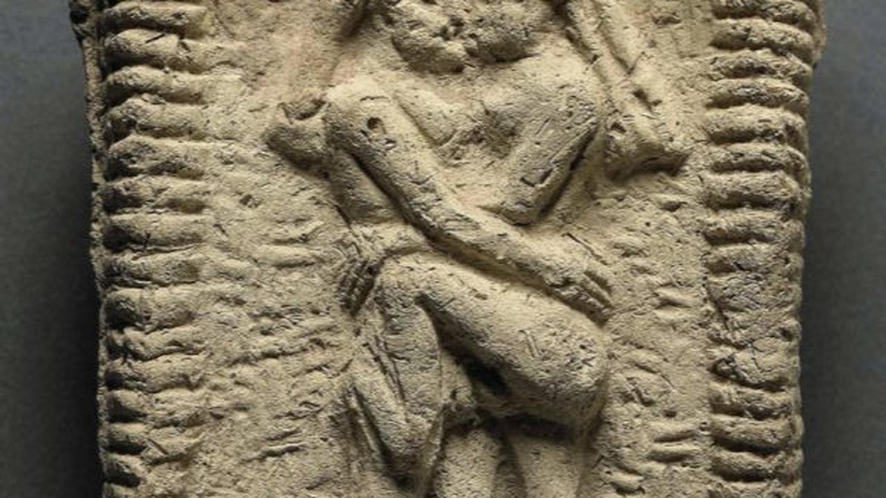 Buktinya adalah sebuah lempengan tanah liat yang ditemukan di wilayah yang saat ini merupakan bagian dari Irak dan Suriah.