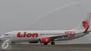 Pesawat Lion Air Boeing 737 800 NG tiba di Terminal 1 Bandara Soekarno Hatta, Tangerang, Rabu (19/8/2015). Lion Air kedatangan pesawat ke 150 Boeing 737, Lion Air Group kini telah mengoperasikan 244 unit pesawat berbagai tipe. (Liputan6.com/Johan Tallo)