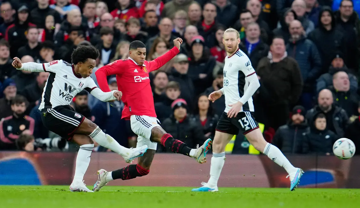 Marcus Rashford batal membela Timnas Inggris melawan Italia dan Ukraina pada kualifikasi Piala Eropa 2024. Rashford mengalami cedera saat membela Manchester United (MU) pada duel terbaru melawan Fulham. (AP Photo/Jon Super)
