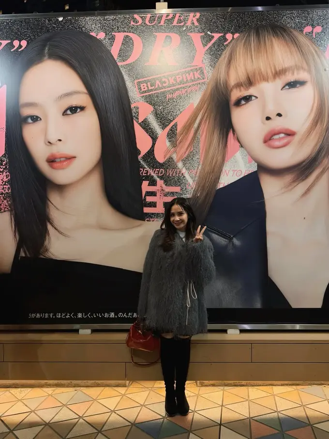 Blink Garis Keras, Gaya Modis Nagita Slavina Nonton Konser BLACKPINK di Jepang