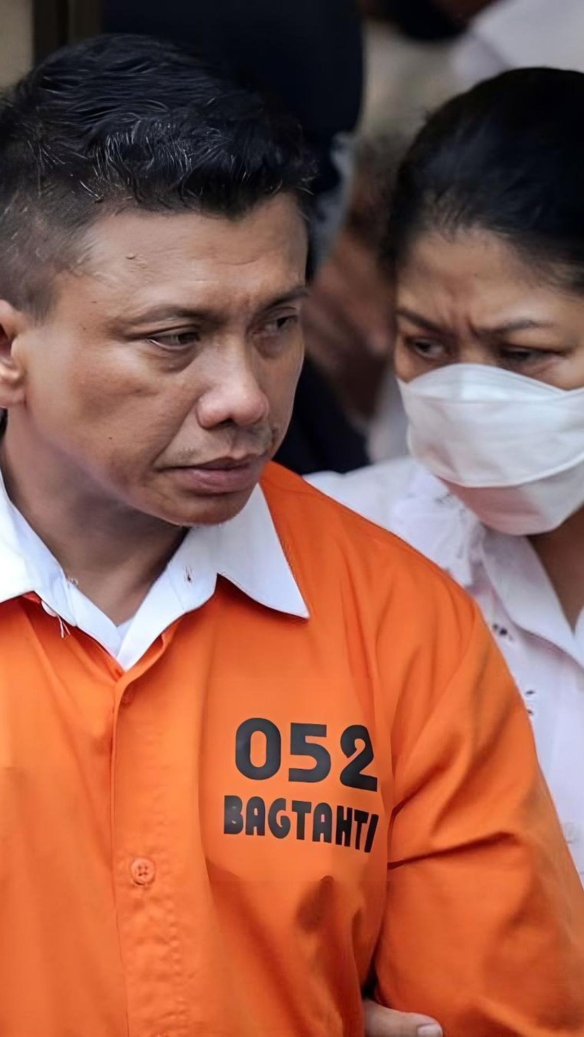 Ia dilantik untuk menggantikan Ferdy Sambo yang terlibat kasus pembunuhan berencana ajudannya, Brigadir Nofriansyah Yosua Hutabarat.<br>