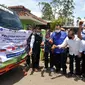 Gubernur Jawa Barat Ridwan Kamil bersama Rektor IPB Arif Satria di sela-sela pelepasan ekspor kopi Garut. (Liputan6.com/Jayadi Supriadin)