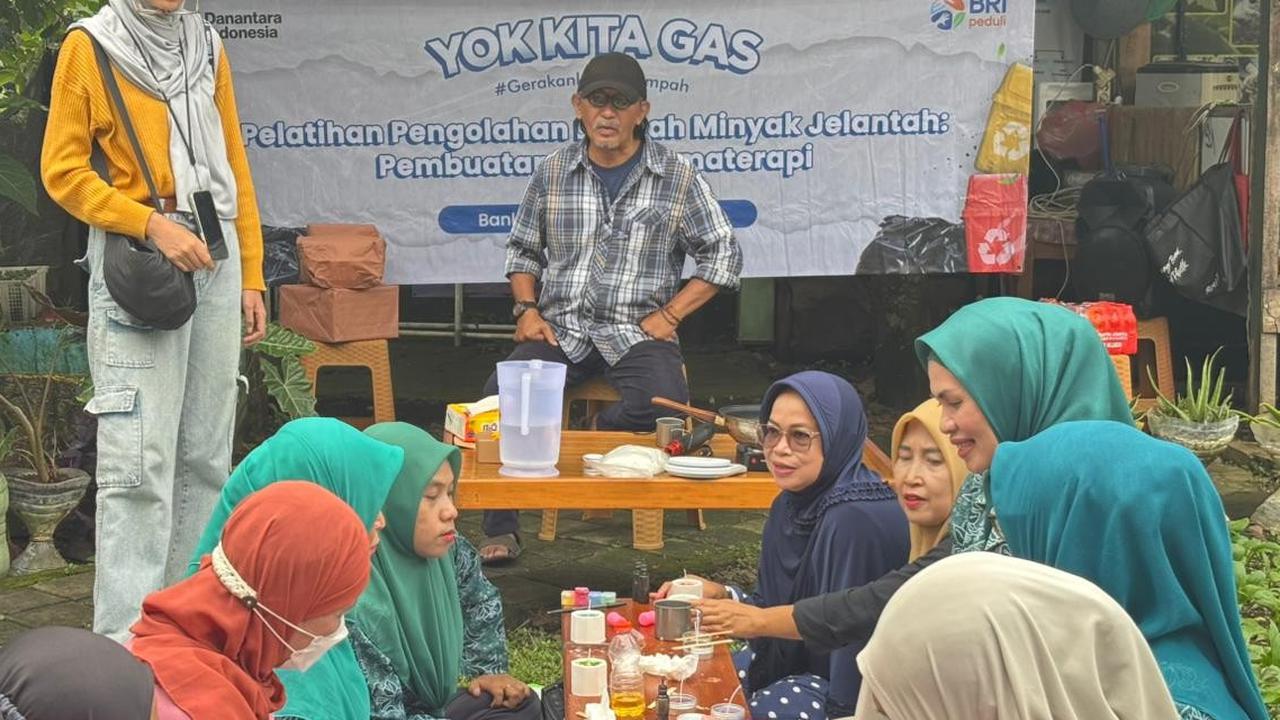 BRI Peduli Latih Warga Bogor Olah Minyak Jelantah Jadi Sabun Ramah Lingkungan