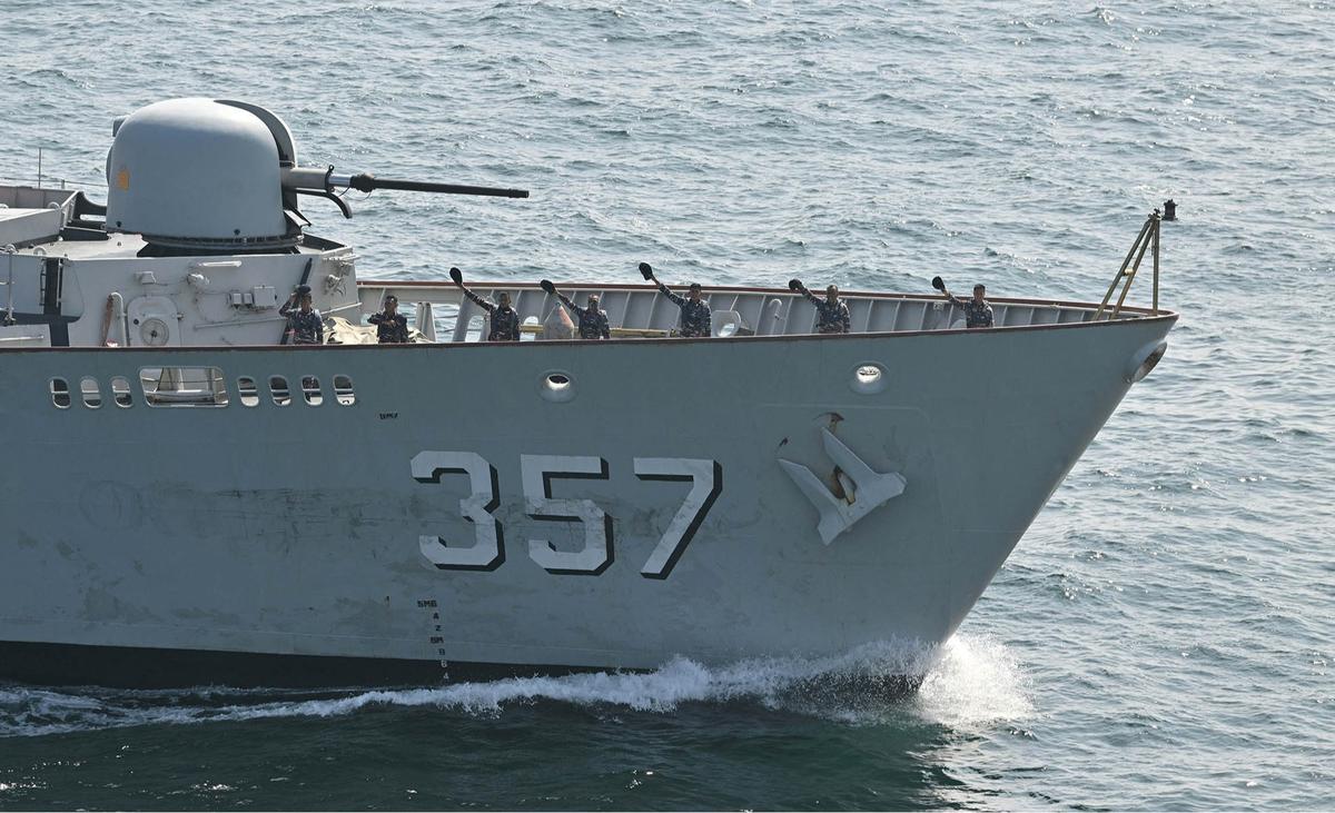 Kapal Perang TNI AL KRI Bung Tomo Ikuti Aman Exercise di Pakistan