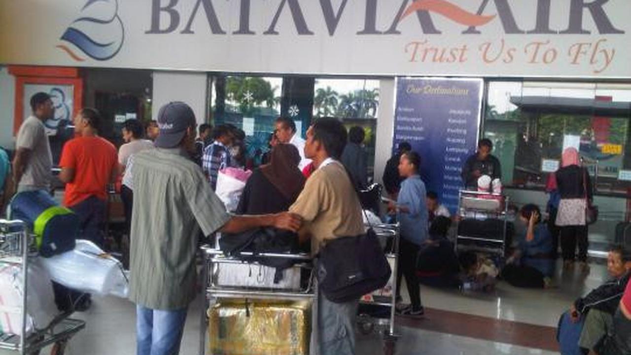 Kantor Batavia Air 'dikepung' calon penumpang
