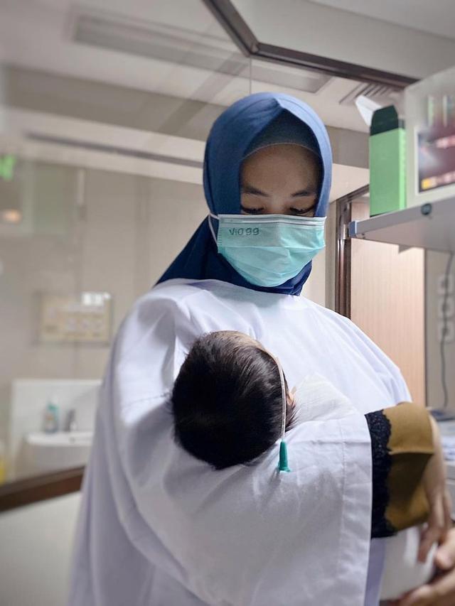 [Fimela] Oki Setiana Dewi