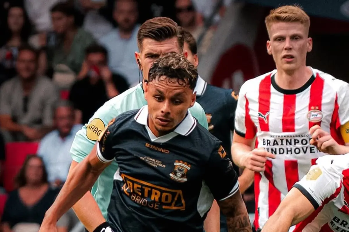 Dean James - Go Ahead Eagles
