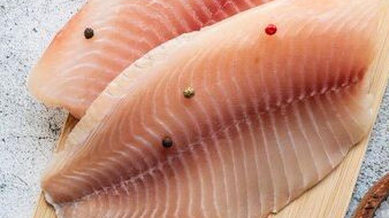 Protein merupakan salah satu nutrisi penting yang dibutuhkan oleh tubuh manusia. Fungsi protein meliputi pembangunan dan perbaikan jaringan tubuh, membentuk antibodi, serta memainkan peran vital dalam pembentukan enzim dan hormon.