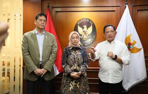 Menteri Dalam Negeri Muhammad Tito Karnavian rapat koordinasi bersama Menteri Pendayagunaan Aparatur Negara dan Reformasi Birokrasi Rini Widyantini serta Menteri Keuangan Purbaya Yudhi Sadewa di Jakarta, Kamis (7/5/2026).