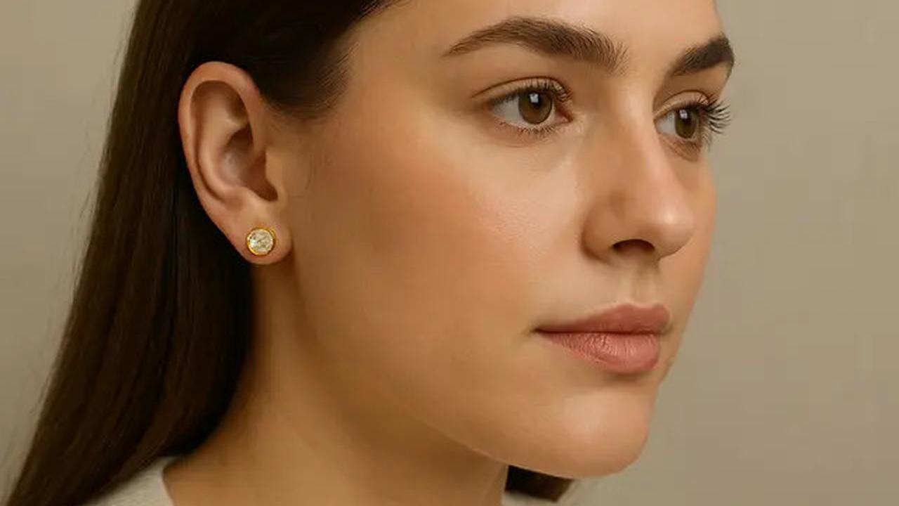 7 Model Anting Emas Tusuk Terbaru 2025, Simpel tapi Elegan untuk Berbagai Gaya