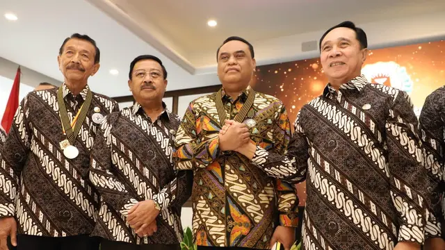 Menteri PANRB Terima Penghargaan Bintang Bhakti Tri Dharma Pratama