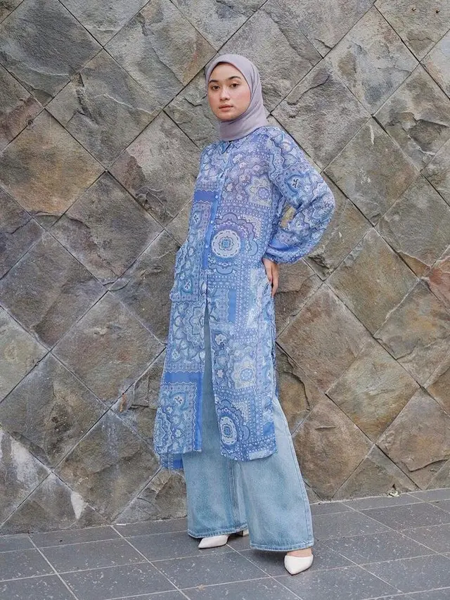 8 Ide Padu Padan Baju Tunik dengan Celana Kulot, Cocok untuk Sehari-hari