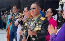 Gaya Asyik Kasad jadi 'Penyanyi Latar' Para Jenderal di HUT TNI, Nyanyi Lagu Slank