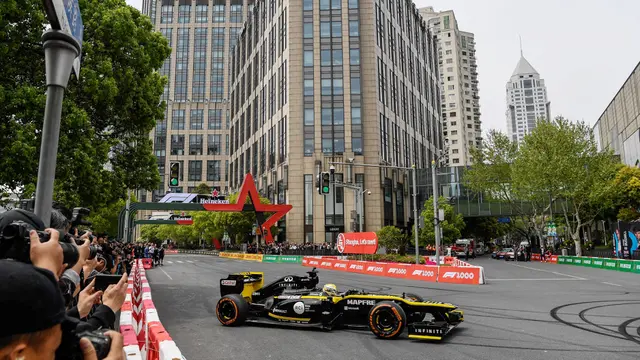 Foto: Mengenal Guanyu Zhou, Pembalap Asal China Pertama di F1