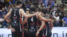 Tim putra Jakarta LavAni Allobank Electric yang telah dipastikan lolos ke Grand Final PLN Mobile Proliga 2024 masih menjaga rekor sempurna di babak final four. Setelah menjuarai putaran pertama dengan tak terkalahkan dalam tiga laga, kini pada putaran kedua klub milik eks Presiden RI, Soesilo Bambang Yudhoyono telah mengemas dua kemenangan. Terakhir, LavAni sukses mengalahkan Jakarta STIN BIN dengan skor 3-1 (25-19, 22-25, 25-18 dan 25-17) di GOR Jatidiri Semarang, Sabtu (13/7/2024). Pada laga pamungkas untuk memastikan sapu bersih dan menjuarai putaran kedua, Minggu (14/7/2024) LavAni akan menghadapi Palembang Bank SumselBabel, yang masih berpeluang ke Grand Final bersaing dengan Bhayangkara Presisi. (Dok. PBVSI)