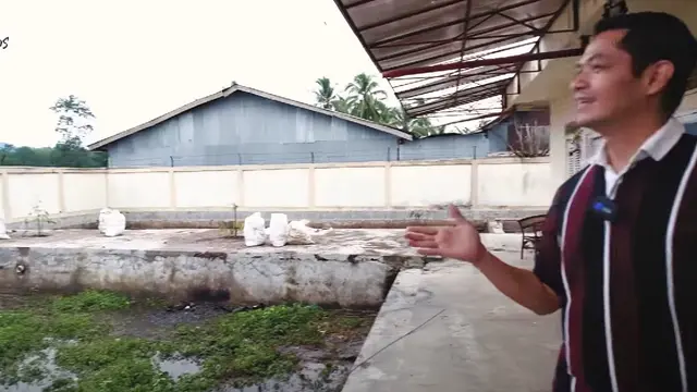 Suasana rumah keluarga besar Dude Harlino di kampung halaman di Lintau, Sumatera Barat. (Foto: YouTube/The Harlinos Story)