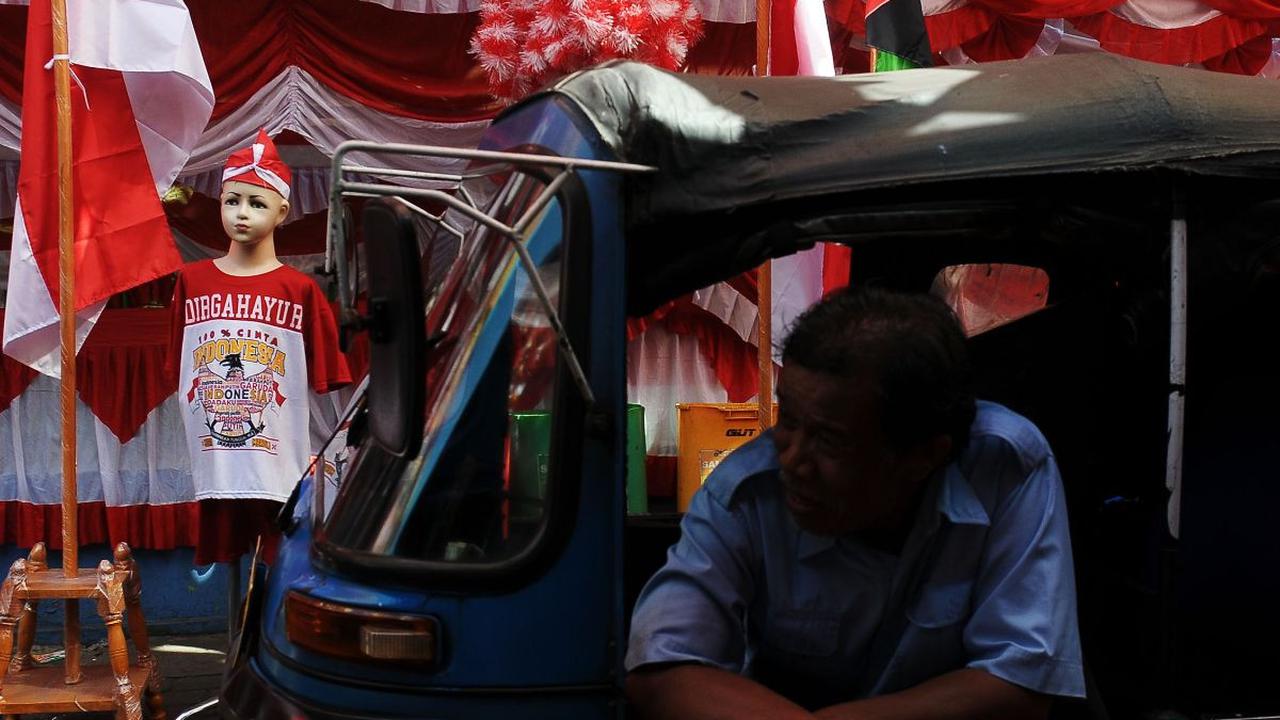Aksesoris tujuh belasan yang paling banyak dicari warga adalah bendera rentang, umbul-umbul dan masih banyak lagi tergantung dari masyarakat mencari  aksesoris yang dibutuhkan.