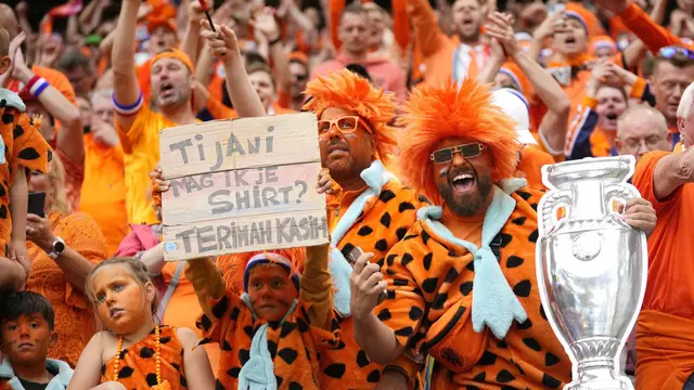Foto: Momen Gokil Suporter Timnas Belanda Orenkan Jerman di Euro 2024