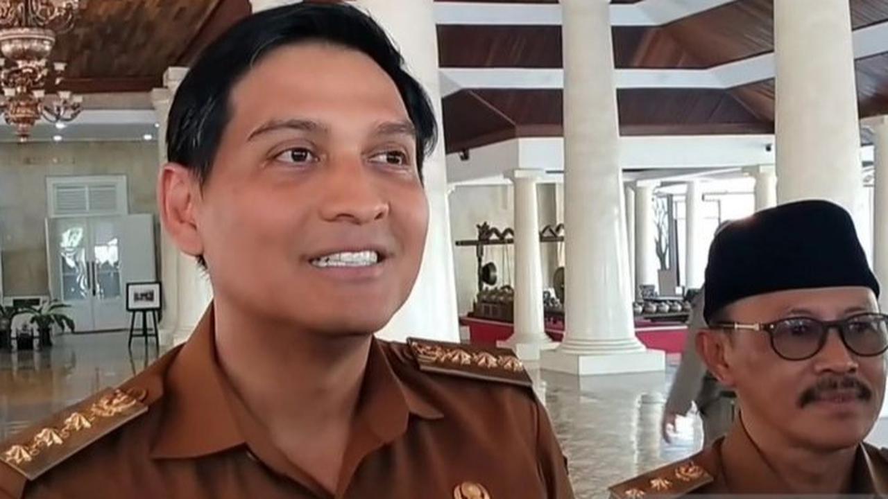 Ketahuan Liburan ke Jepang, Lucky Hakim WA Dedi Mulyadi: Izin Pak Gubernur, Siap Salah
