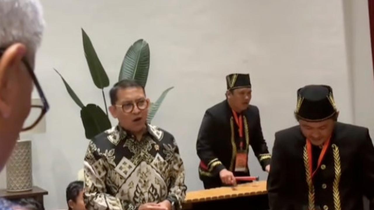 fadli zon nyanyi lagu