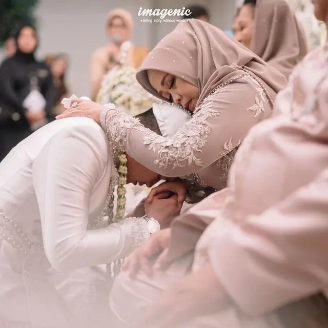 7 Potret Prosesi Adat Sunda di Pernikahan Citra Kirana dan Resky Aditya