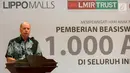 Chief Marketing Officer Lippo Malls Indonesia (LMI) Danny Crayton memberikan sambutan pada acara pemberian beasiswa pendidikan 1000 Anak Indonesia di Jakarta, Selasa (6/8/2019). Beasiswa senilai total 4 milyar rupiah dalam rangka Hari Anak Nasional. (Liputan6.com/Fery Pradolo)