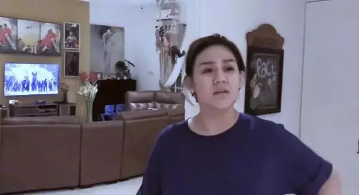 11 Potret Dapur Sissy Priscillia, Model Interior Serba Putih yang Menyatu dengan Ruang Keluarga