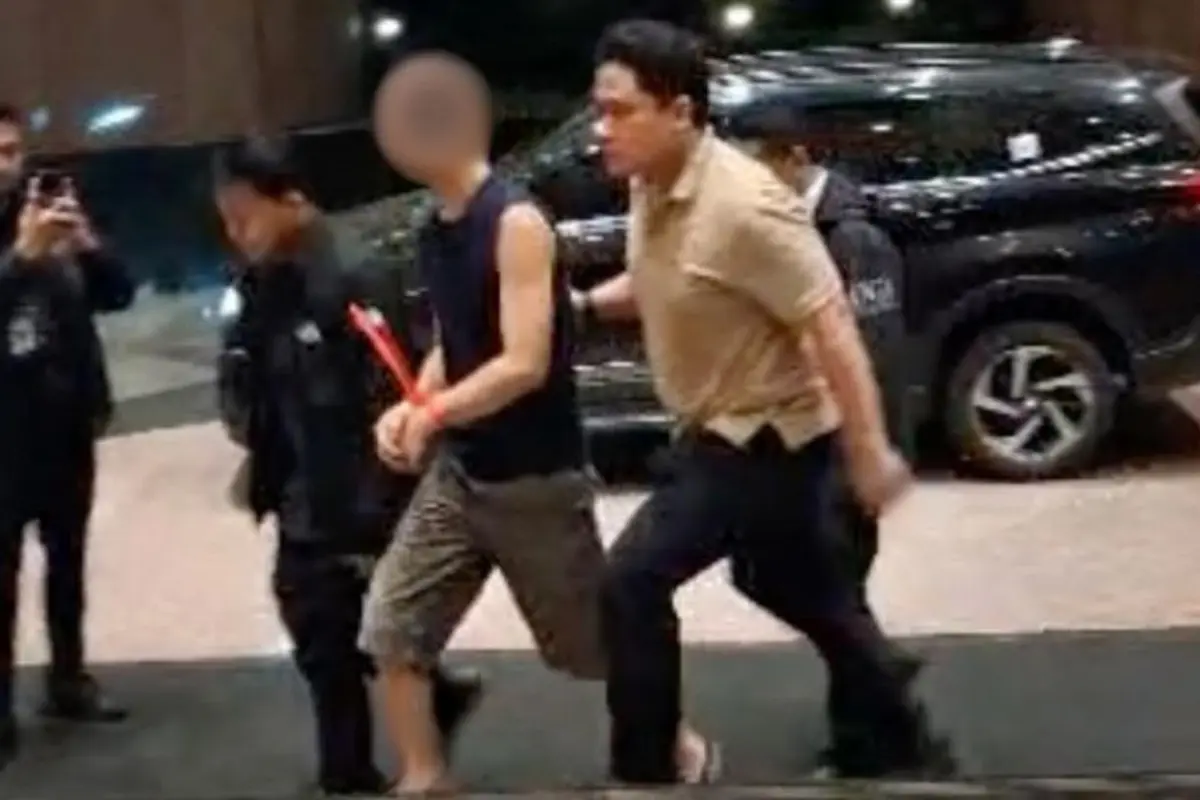 Petugas Imigrasi mengamankan WNA Amerika Serikat berinisial AW, buronan kasus pelecehan seksual di negaranya usai diamankan.