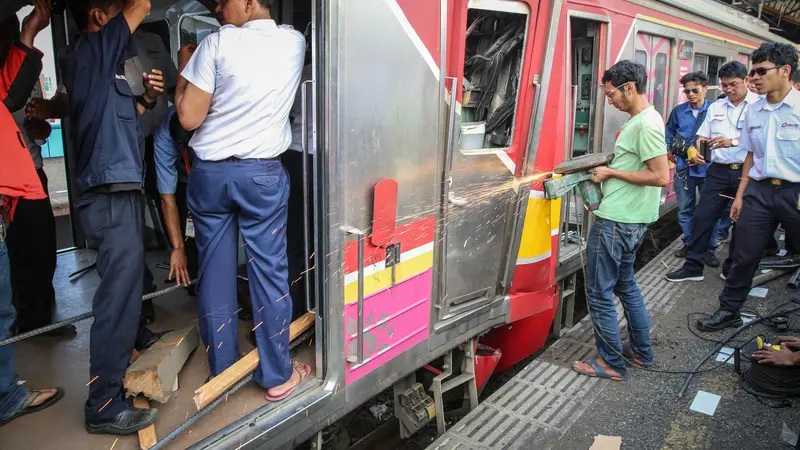 Kecelakaan KRL di Stasiun Juanda